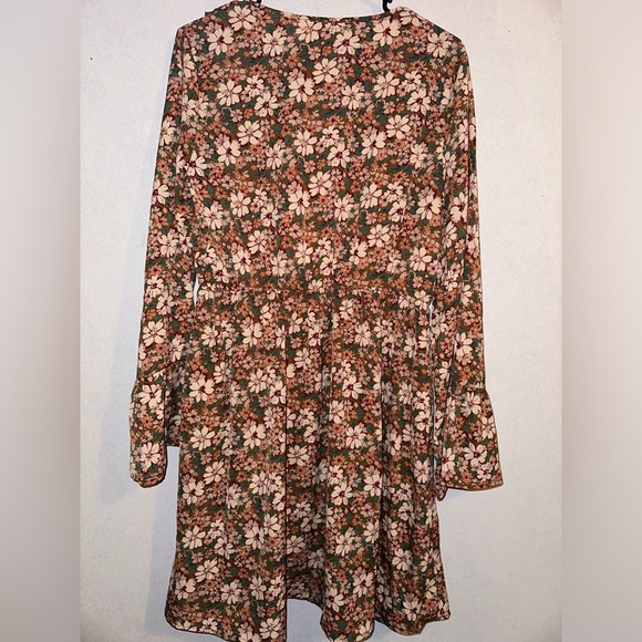 Long Sleeve Floral Suzanne Betro Dress - Picture 2 of 3